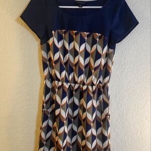 Banana Republic Dress with 2 pockets, Size 0, Chevron